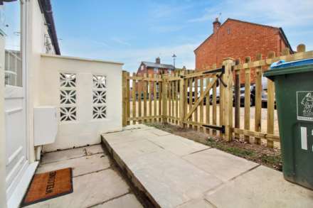 Stoke Road, Aylesbury, Image 4