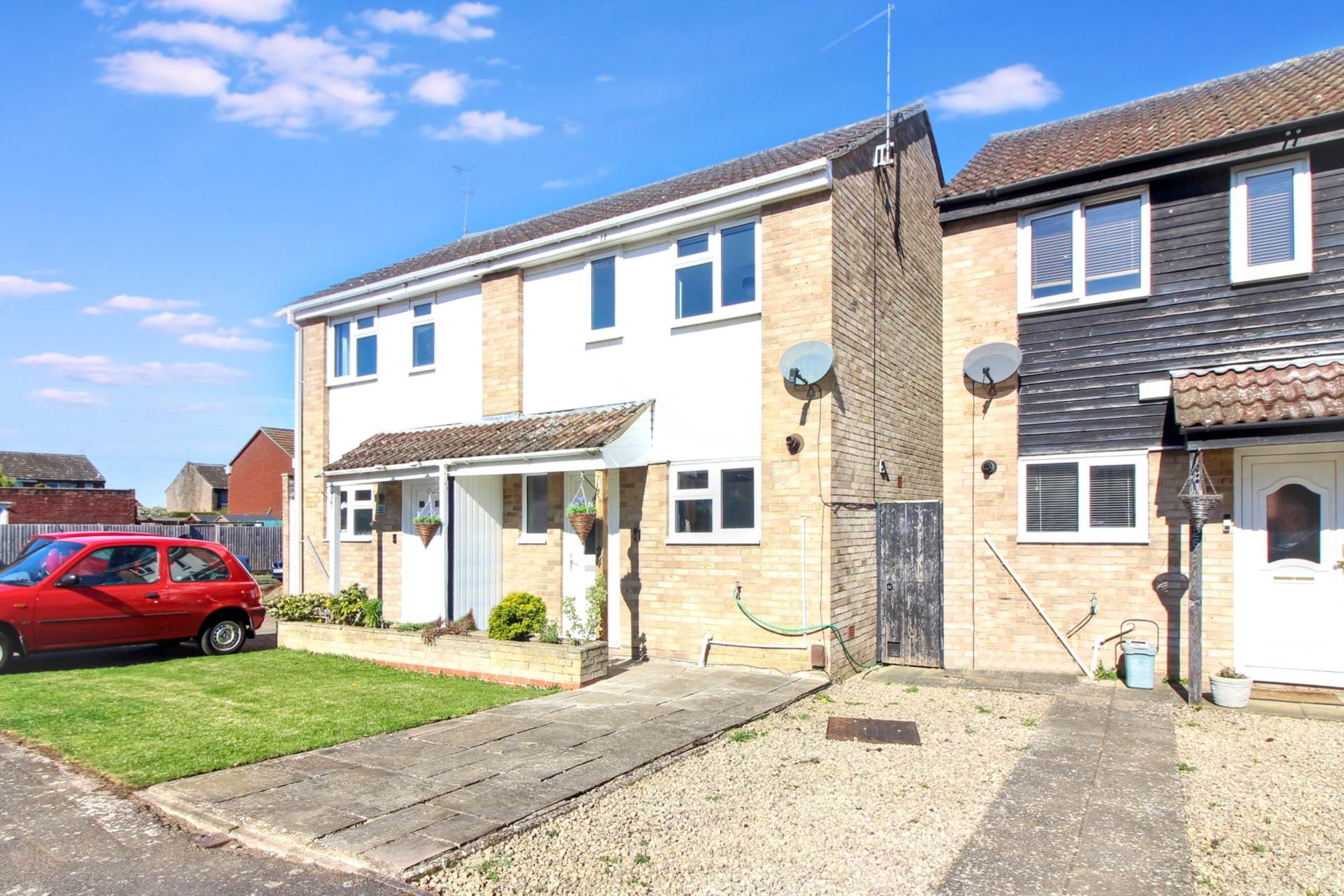 Bronte Close, Aylesbury, Image 1