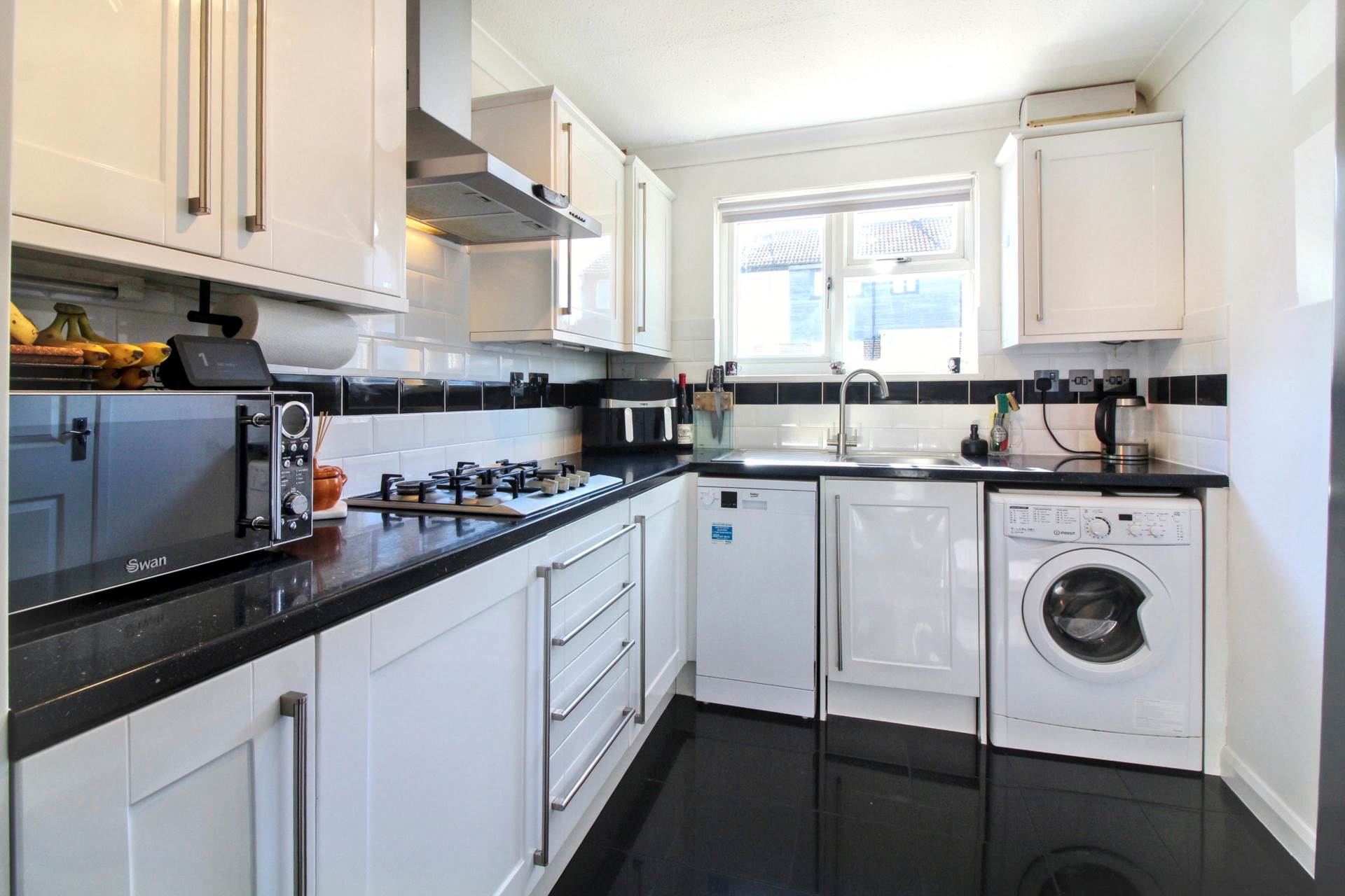 Bronte Close, Aylesbury, Image 4