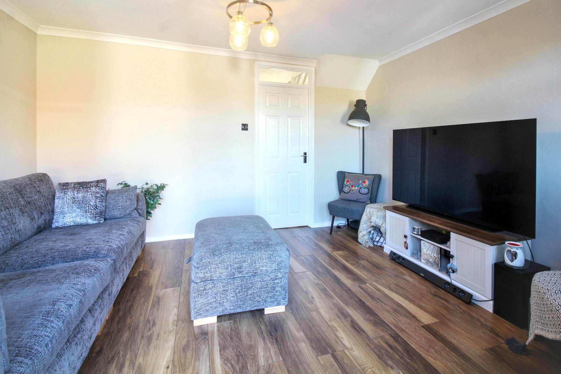 Bronte Close, Aylesbury, Image 8