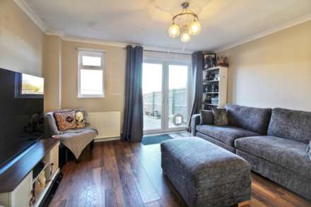 Bronte Close, Aylesbury, Image 2