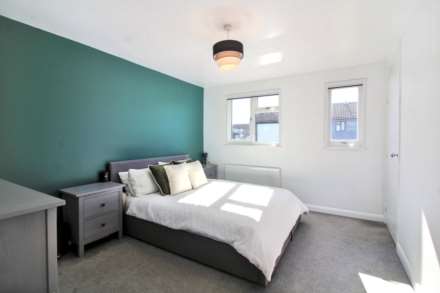 Bronte Close, Aylesbury, Image 5