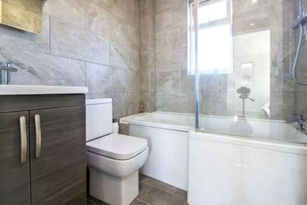 Bronte Close, Aylesbury, Image 6