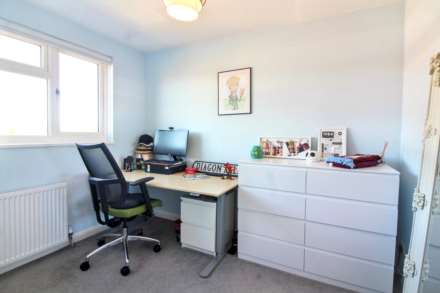 Bronte Close, Aylesbury, Image 9