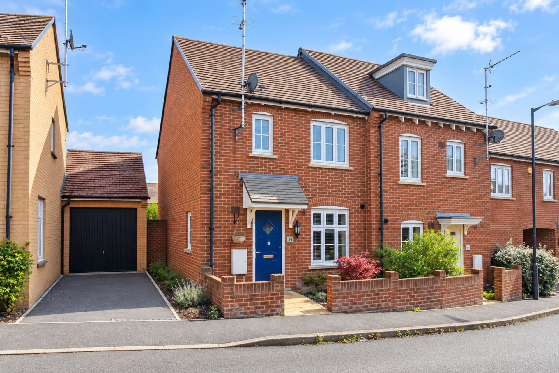 Chaundler Drive, Aylesbury, Image 1