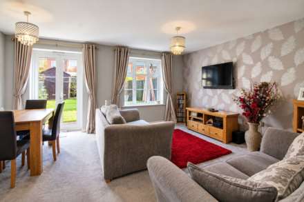 Chaundler Drive, Aylesbury, Image 4