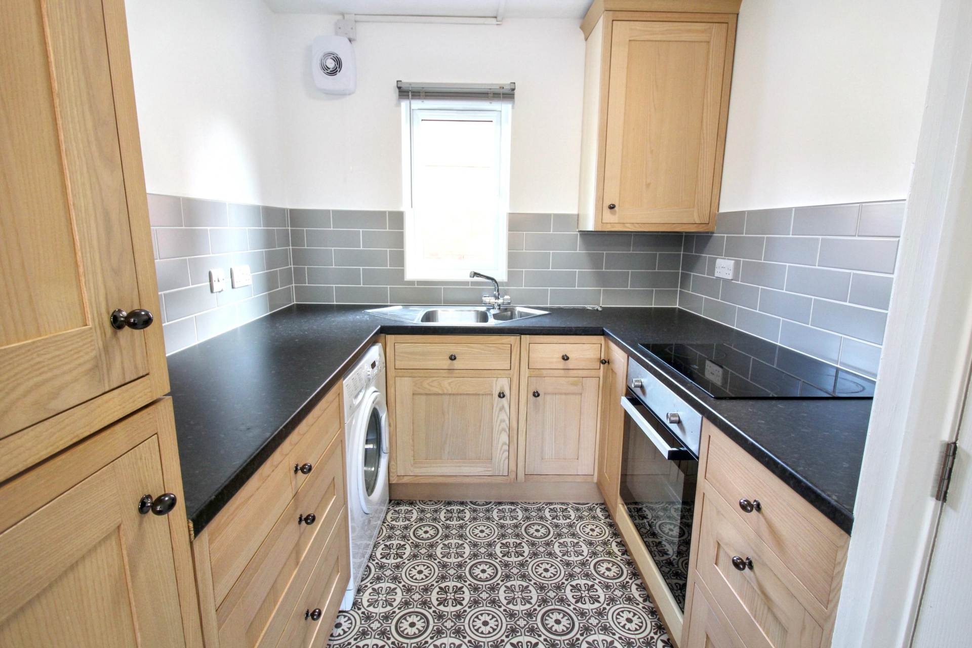 Langstone Court, Aylesbury, Image 2