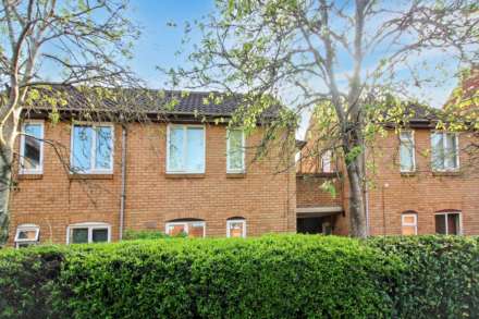 Langstone Court, Aylesbury, Image 1