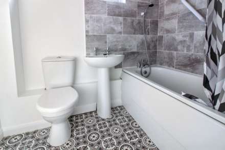 Langstone Court, Aylesbury, Image 4