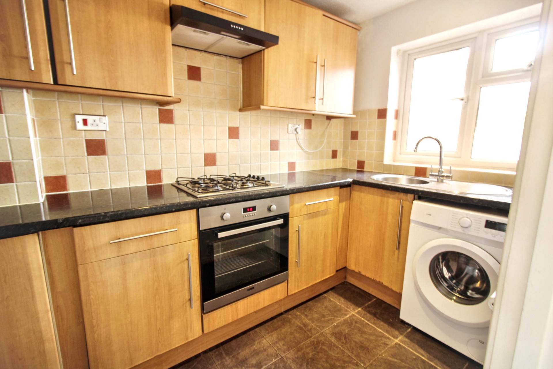 Charmfield Road, Aylesbury, Image 3