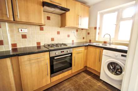 Charmfield Road, Aylesbury, Image 3