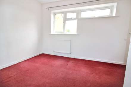 Charmfield Road, Aylesbury, Image 5