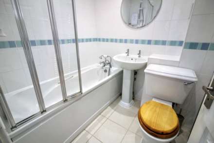 Charmfield Road, Aylesbury, Image 6