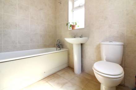 New Meadow, Aylesbury, Image 5