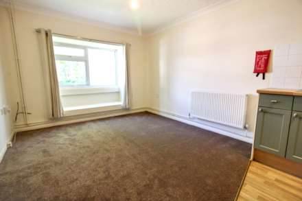 Old School Close, Aylesbury, Image 2