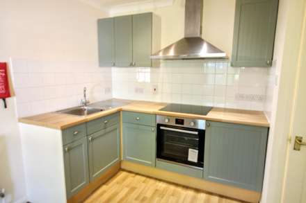 Old School Close, Aylesbury, Image 3