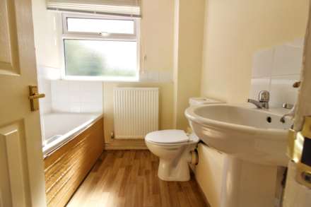 Old School Close, Aylesbury, Image 8