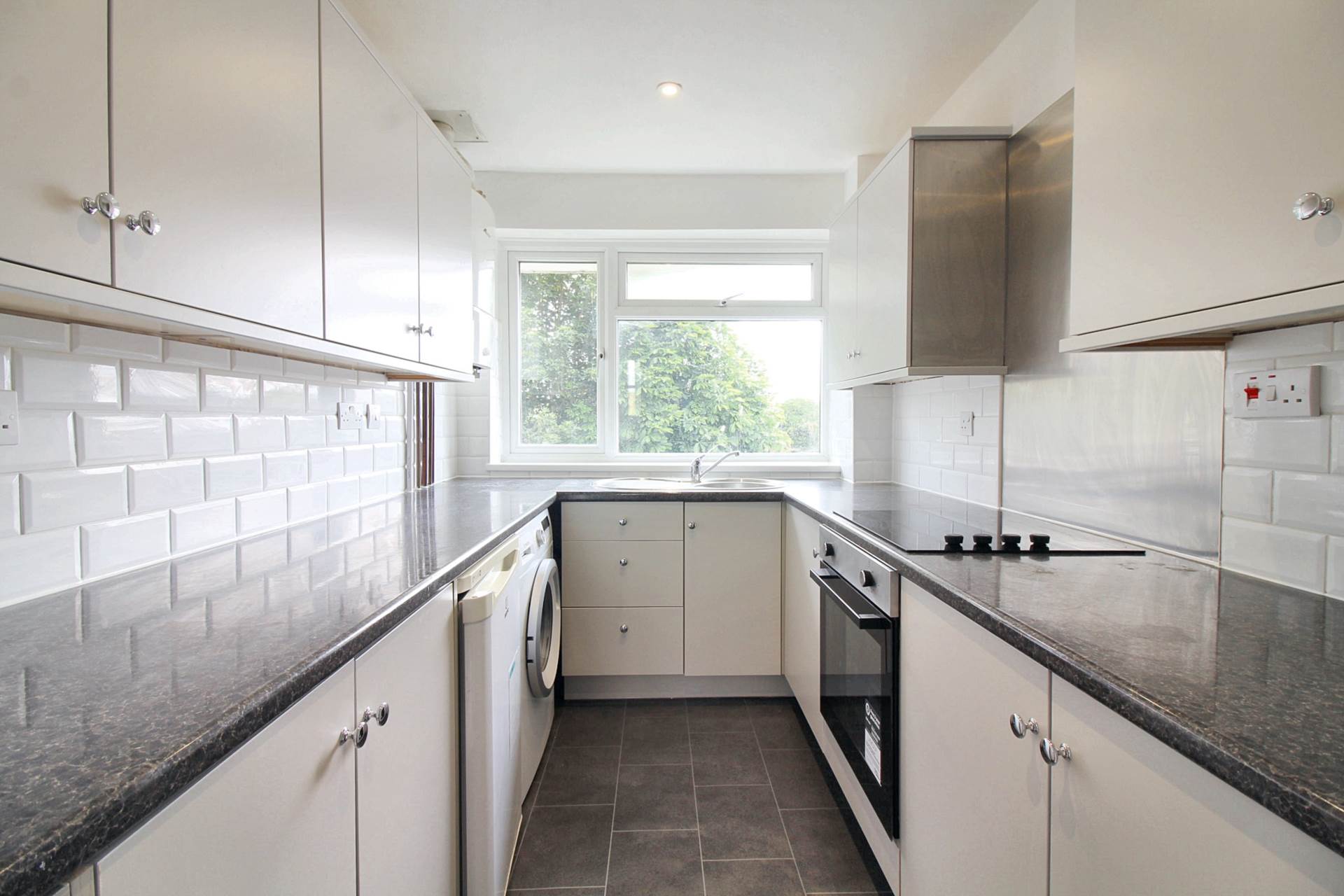 Bishops Walk, Aylesbury, Image 2