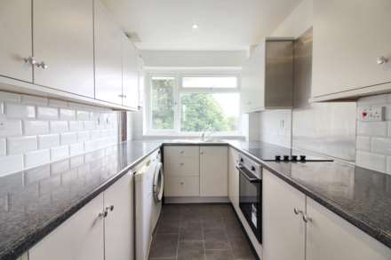 Bishops Walk, Aylesbury, Image 2