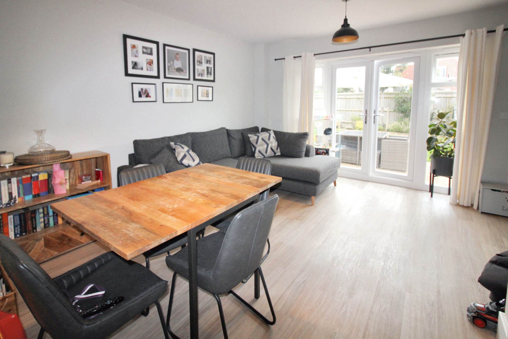 Fairfield Close, Haddenham, Image 2