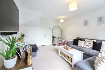 Friarscroft Way, Aylesbury, Image 5