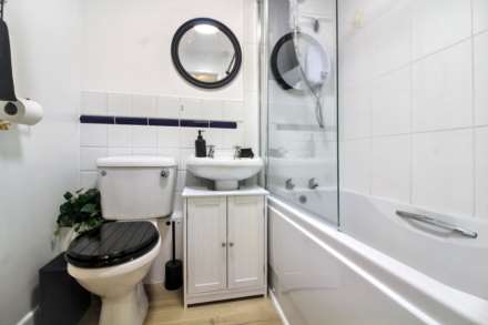 Friarscroft Way, Aylesbury, Image 7