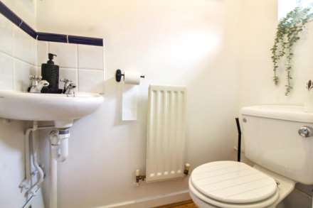 Friarscroft Way, Aylesbury, Image 9