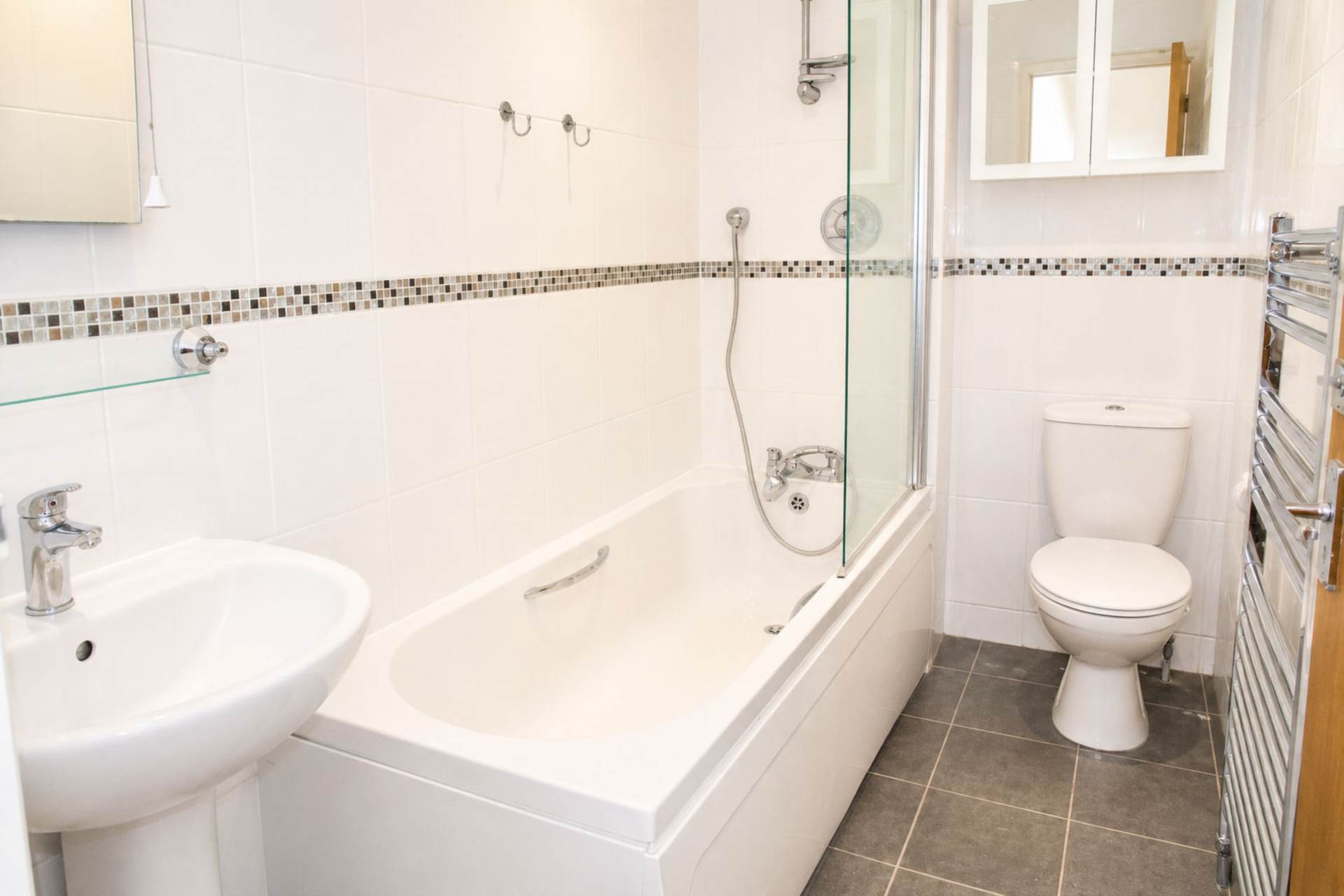 Wallbridge Close, Aylesbury, Image 6