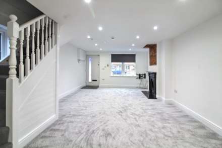 Baker Street, Waddesdon, Image 2