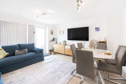 Winston Mews, Aylesbury, Image 4