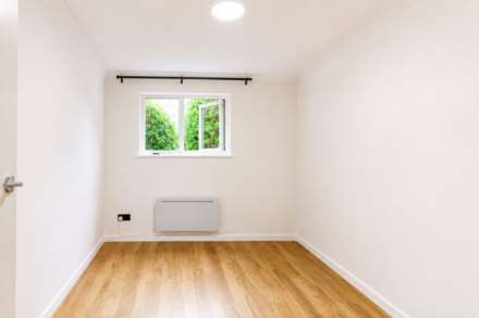 Bowerbank Court, Aylesbury, Image 6