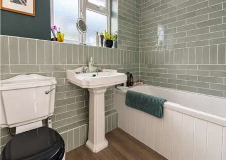 Holywell Cottages, Nash, Image 7