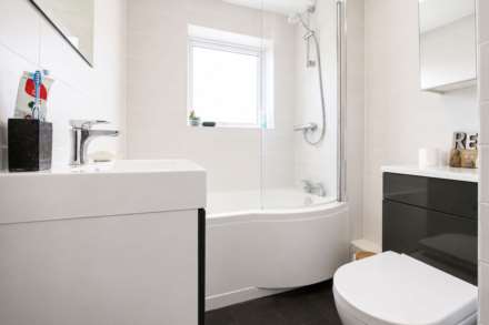 Willow Court, Aylesbury, Image 4