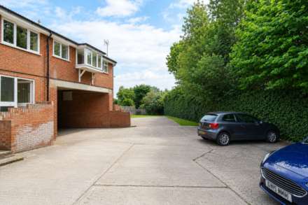 Willow Court, Aylesbury, Image 7