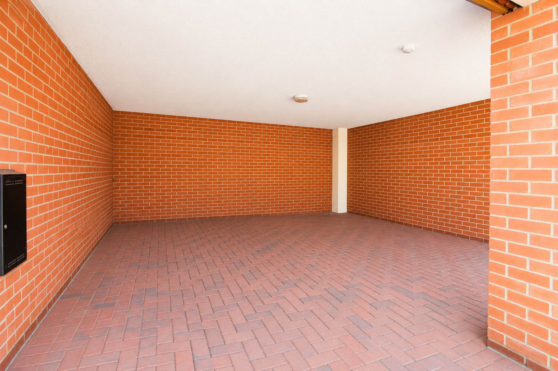 Perrine Close, Aylesbury, Image 10