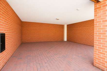Perrine Close, Aylesbury, Image 10