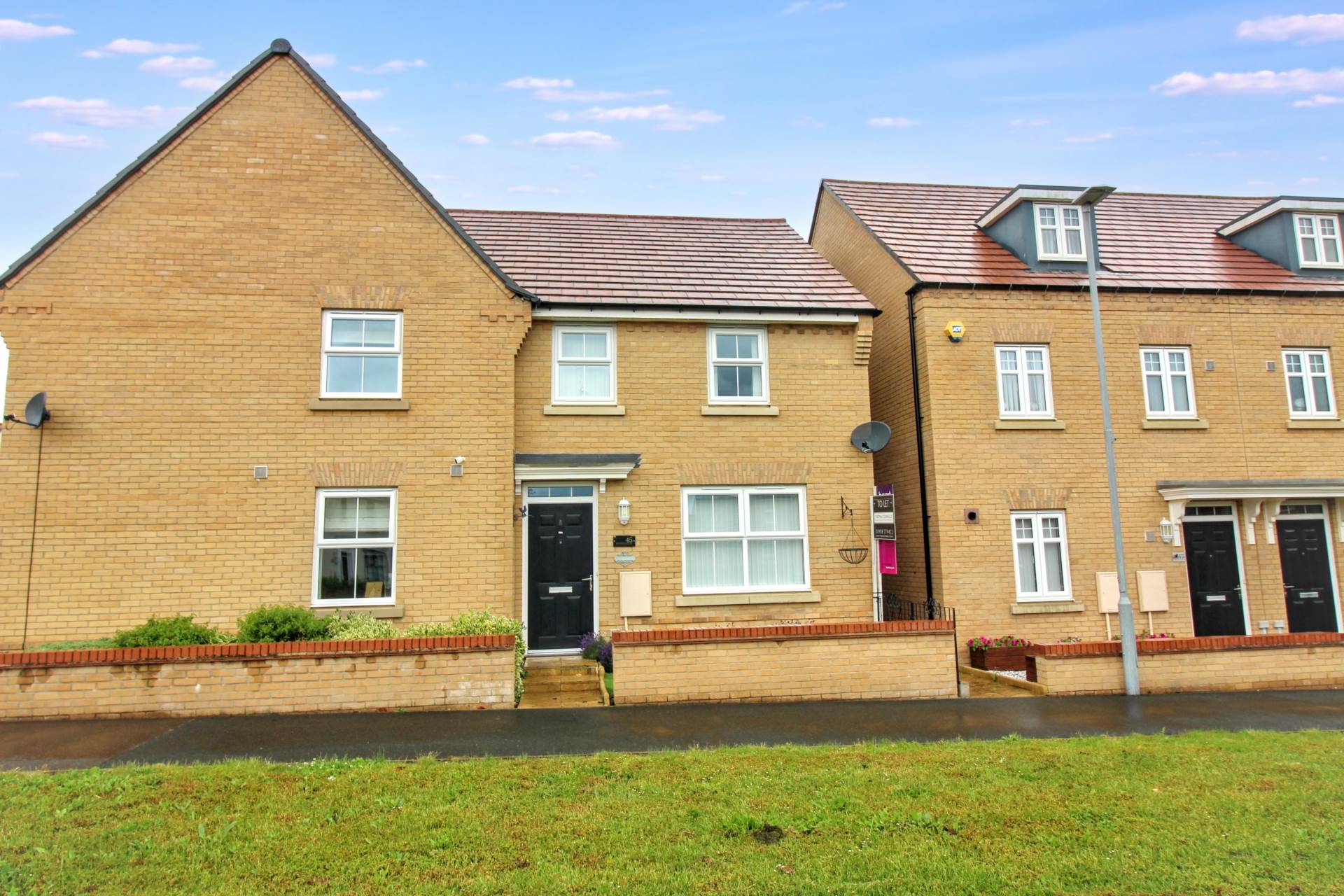 Fitz Hugh Crescent, Milton Keynes, Image 14
