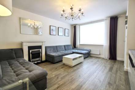 Fitz Hugh Crescent, Milton Keynes, Image 3