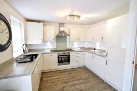 Fitz Hugh Crescent, Milton Keynes, Image 5