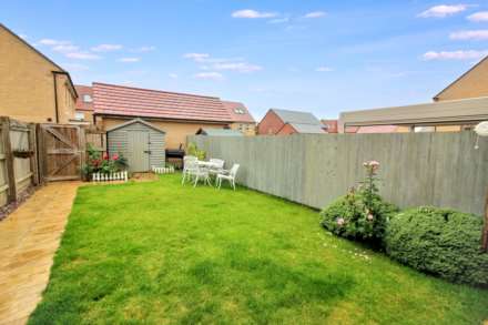 Fitz Hugh Crescent, Milton Keynes, Image 7