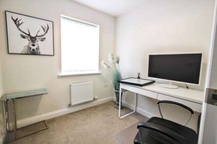Fitz Hugh Crescent, Milton Keynes, Image 9