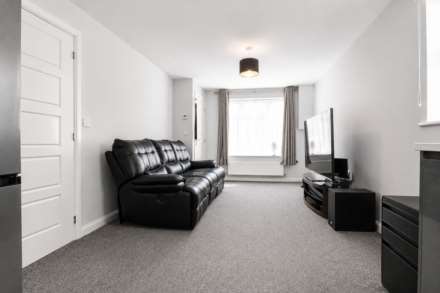 Birmingham Drive, Aylesbury, Image 3
