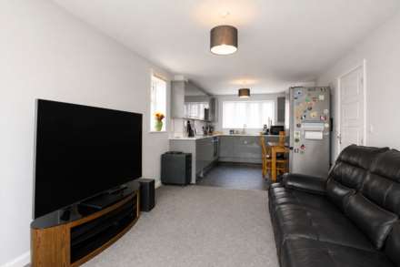 Birmingham Drive, Aylesbury, Image 4