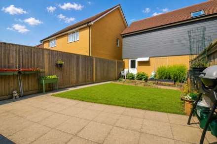 Birmingham Drive, Aylesbury, Image 5