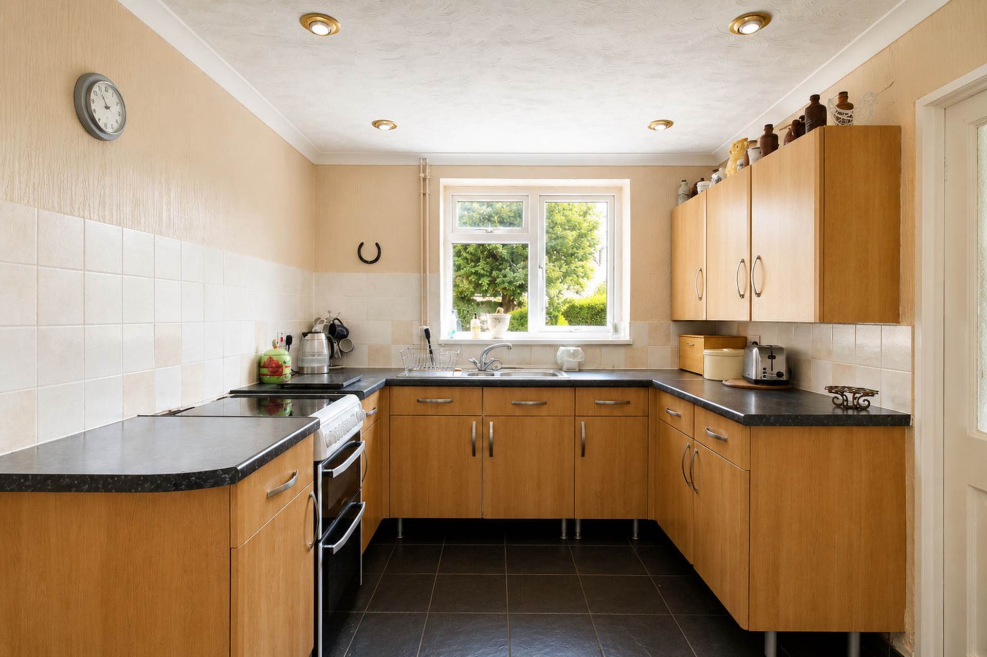 Churchill Avenue, Aylesbury, Image 3