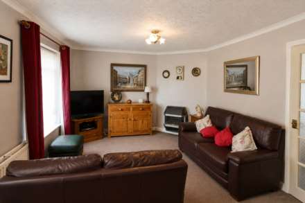 Churchill Avenue, Aylesbury, Image 2