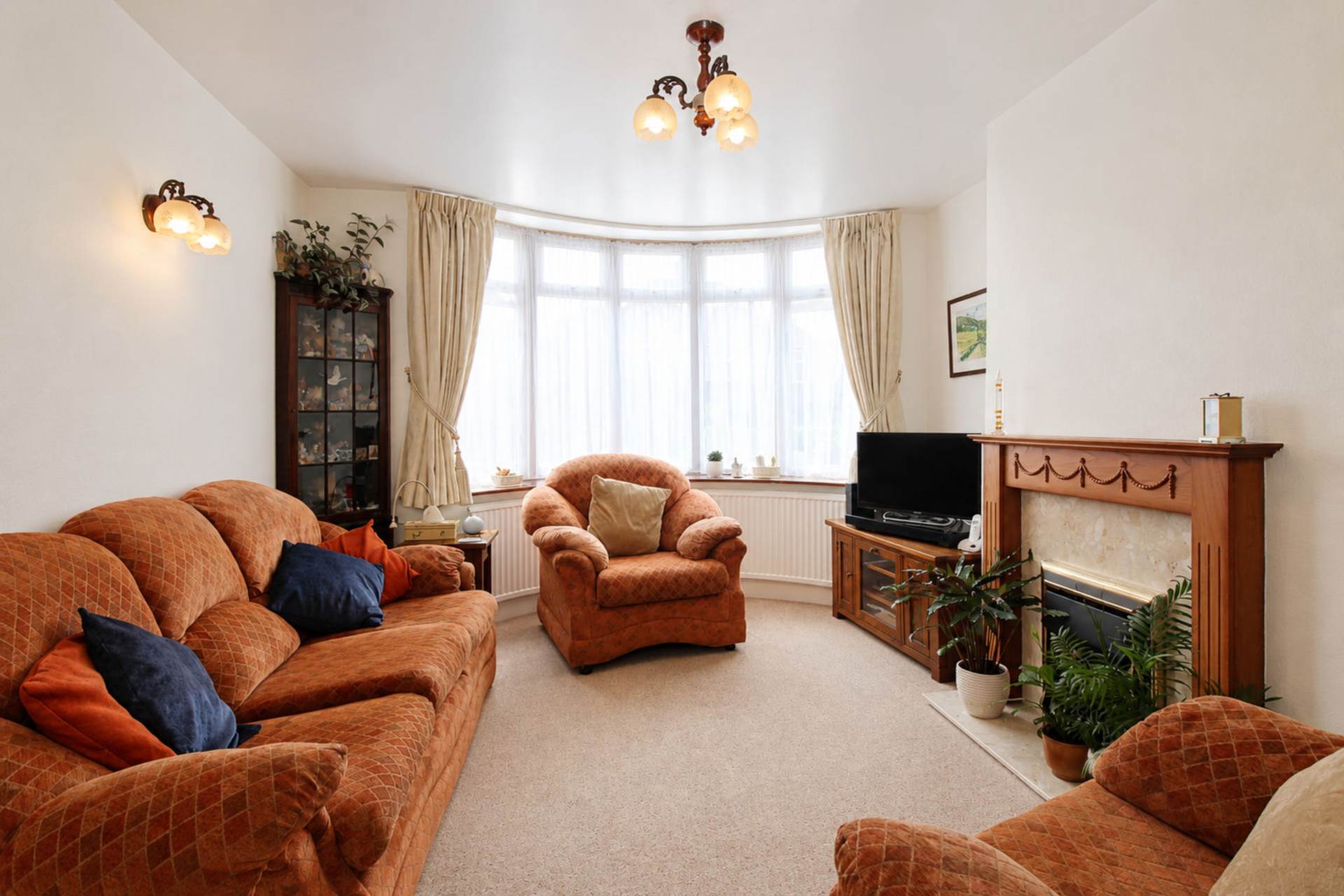 Broughton Avenue, Aylesbury, Image 6