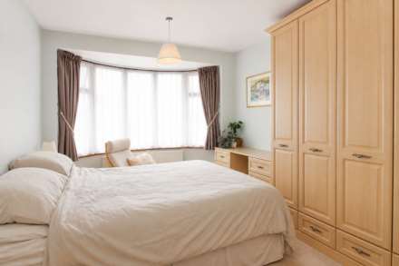 Broughton Avenue, Aylesbury, Image 13