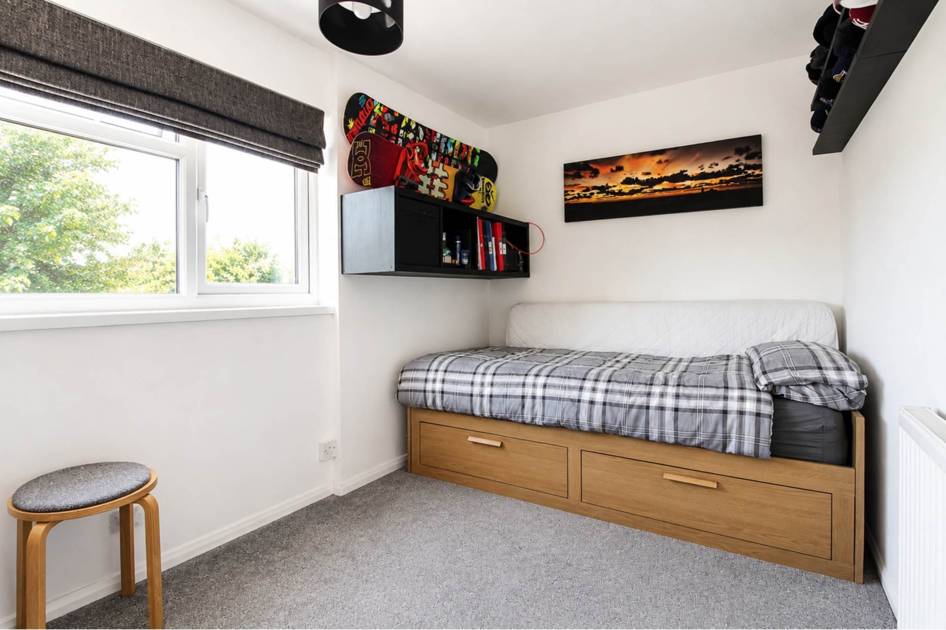 Dryden Close, Aylesbury, Image 10