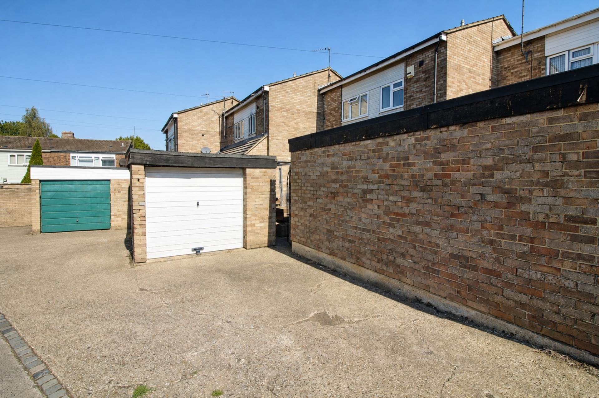 Dryden Close, Aylesbury, Image 12